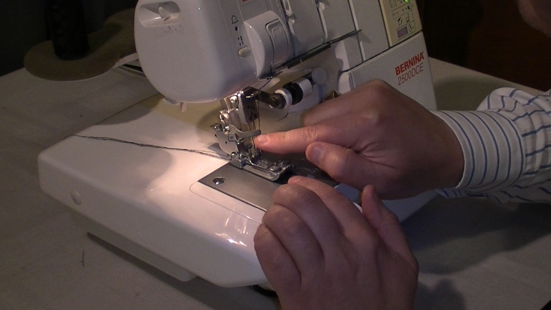 learn how to use an overlocker machine with the help of our online sewing classes that really do work. #onlinesewingclasses.